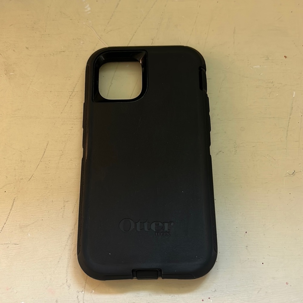 OtterBox Defender Series iPhone 11 Phone Case